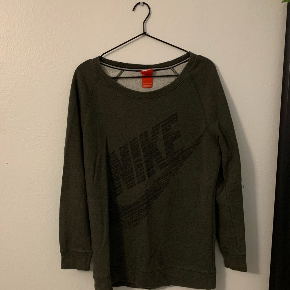 green nike crew neck pullover